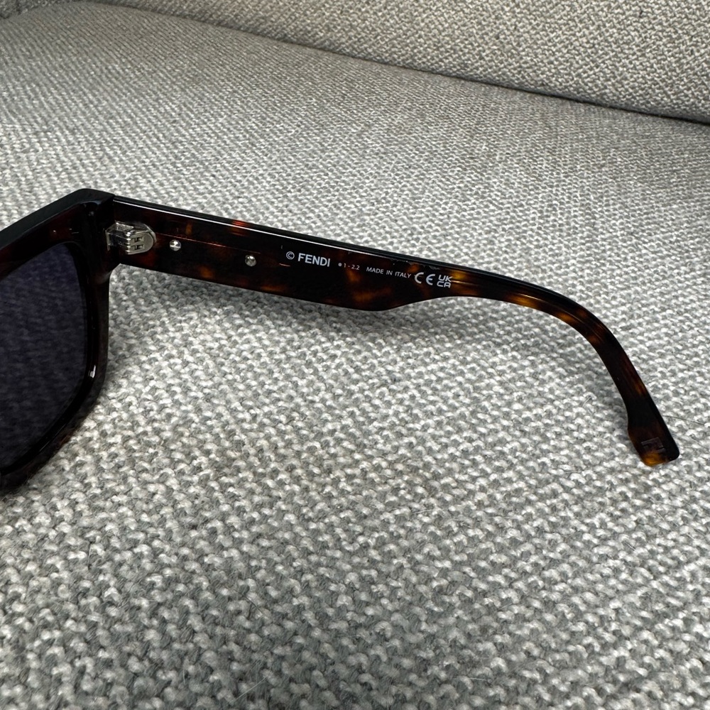 Fendi Fendigraphy tortoise frame - Picture 6 of 6